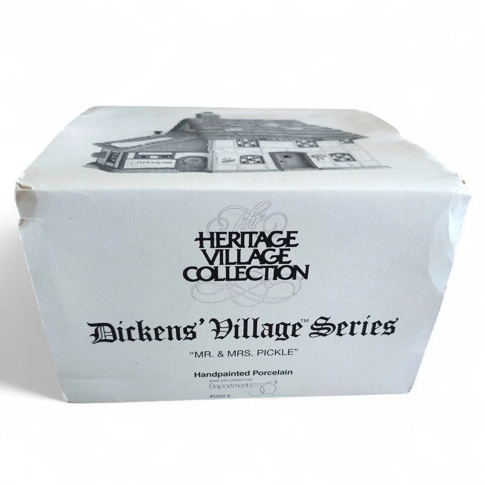 Dept 56 Dickens Village Mr & Mrs Pickle Cottage 5824-6 Lighted House Box